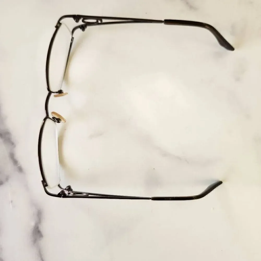 Reading eyeglasses curved metal frame